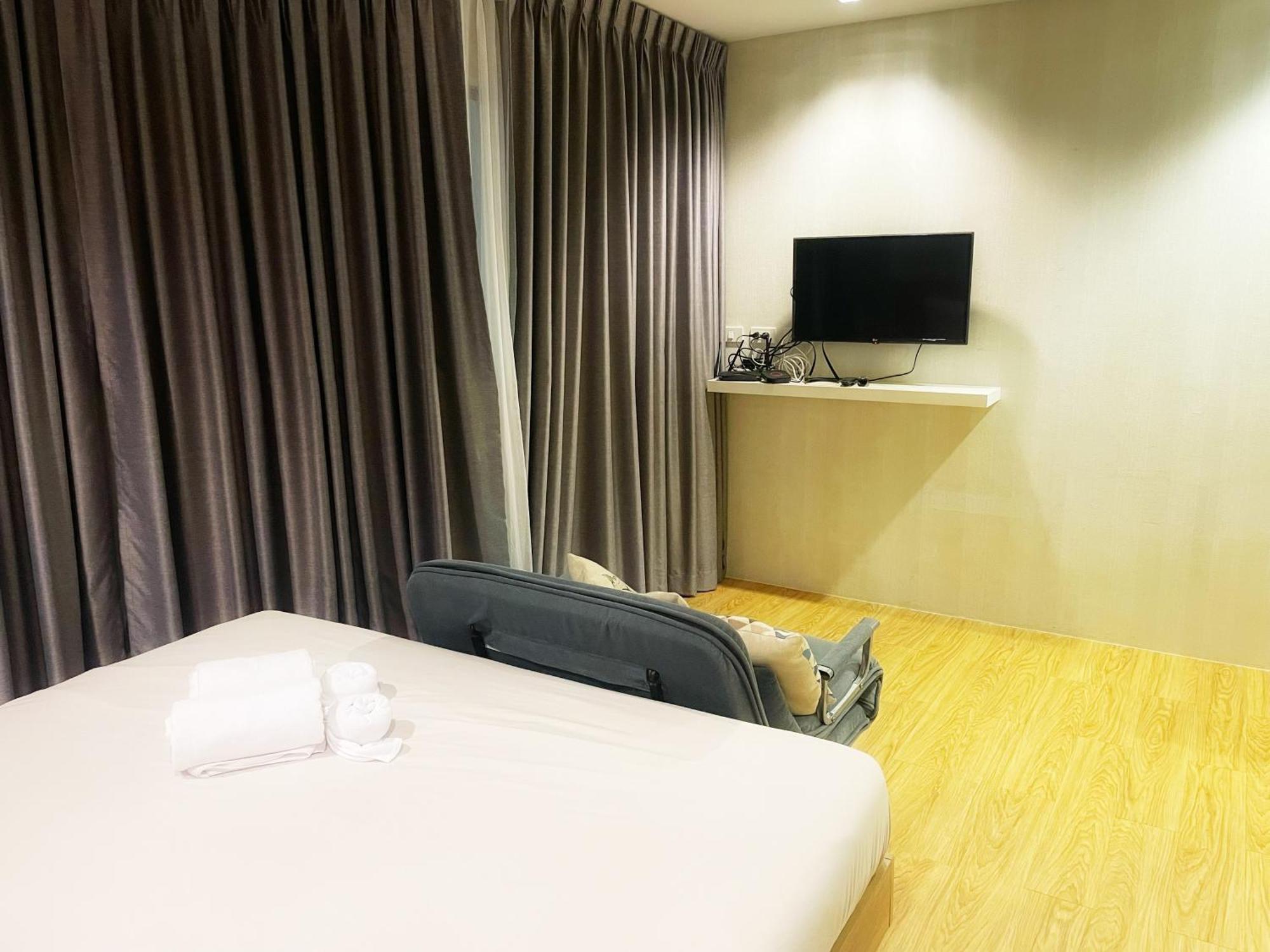Grand Blue Condominium By Mary Mae Phim Bagian luar foto
