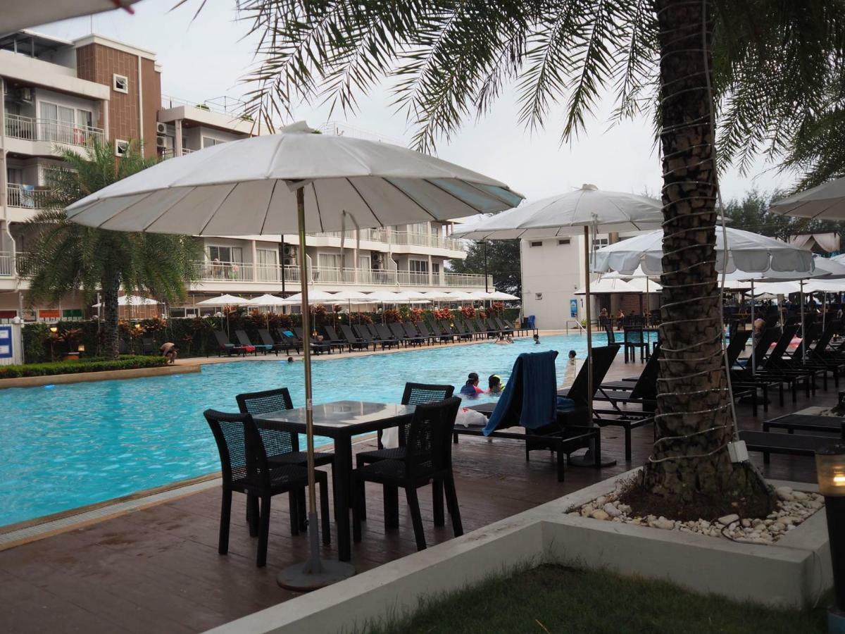 Grand Blue Condominium By Mary Mae Phim Bagian luar foto