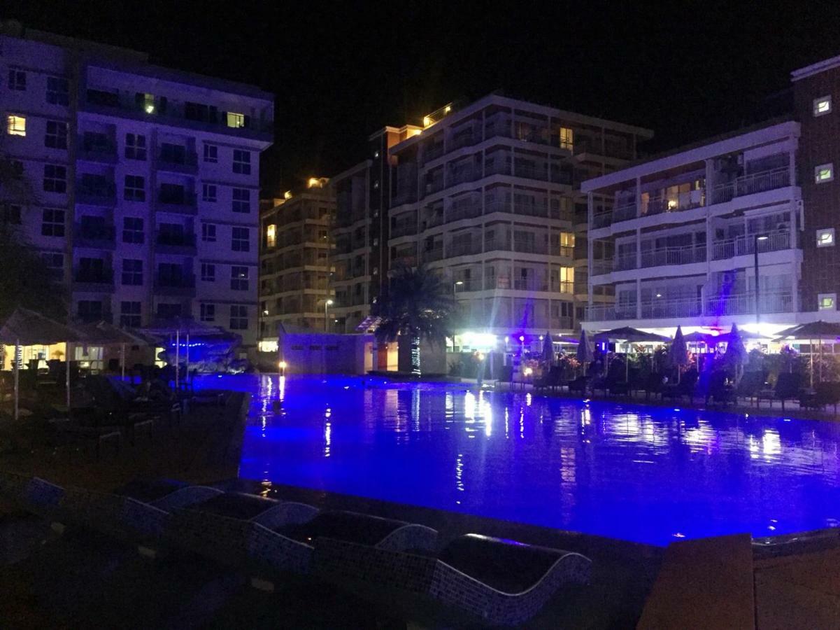 Grand Blue Condominium By Mary Mae Phim Bagian luar foto